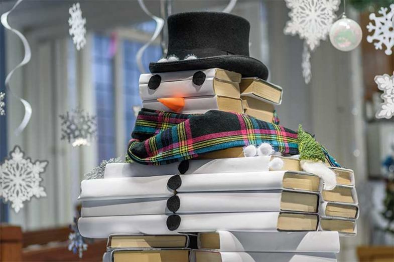 books_snowman_alamy books_snowman_alamy