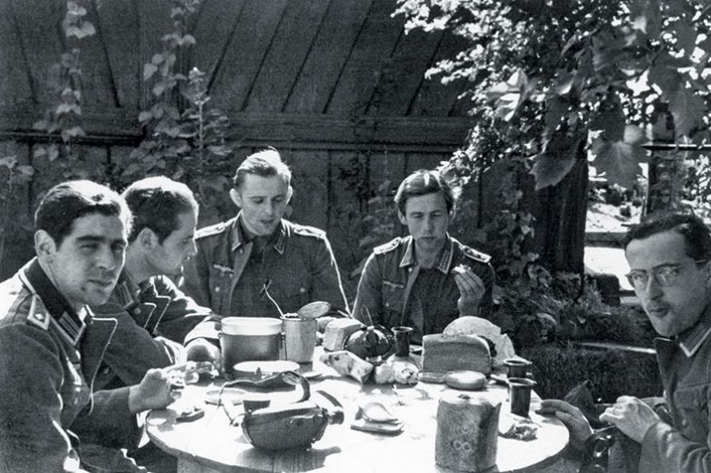 german soldiers eat breakfast german soldiers eat breakfast