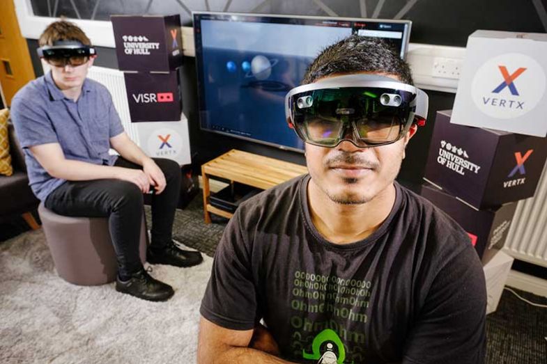 microsoft-hololens-wearers microsoft-hololens-wearers