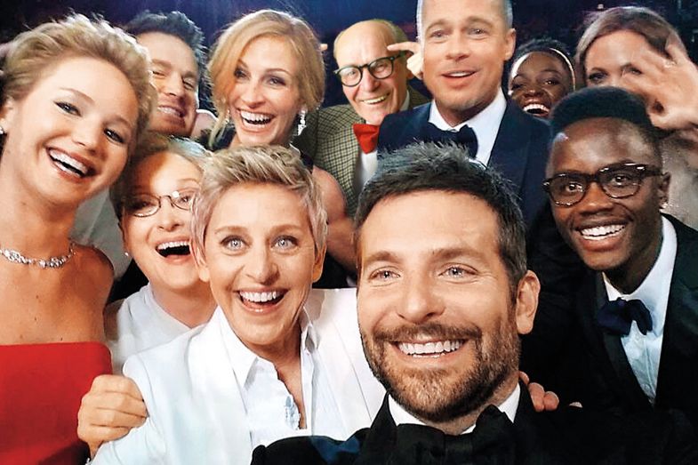 Oscar crowd take a selfie impostor syndrome Oscar crowd take a selfie impostor syndrome