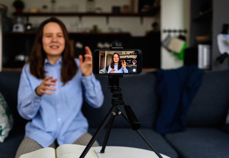 Universities use academic content to promote their institution on TikTok Universities use academic content to promote their institution on TikTok