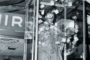 Collecting money in the "Whirlwind of Money" game Collecting money in the "Whirlwind of Money" game