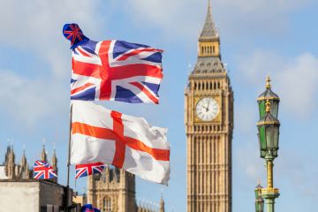 Flags of United Kingdom and England, Houses of Parliament Flags of United Kingdom and England, Houses of Parliament