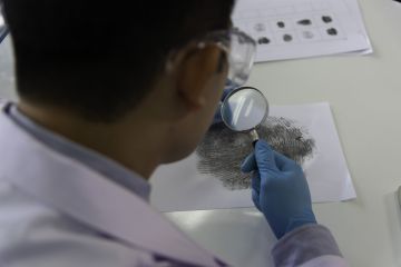 Forensic fingerprint analysis Forensic fingerprint analysis