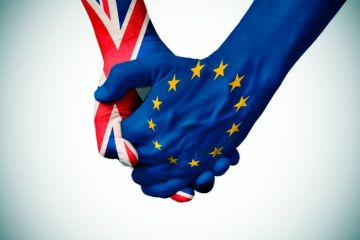 Holding hands: EU and UK Holding hands: EU and UK