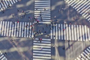 Intersecting pedestrian crossings Intersecting pedestrian crossings