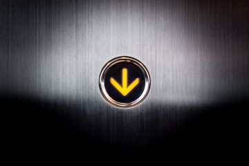 Going down button in lift Going down button in lift