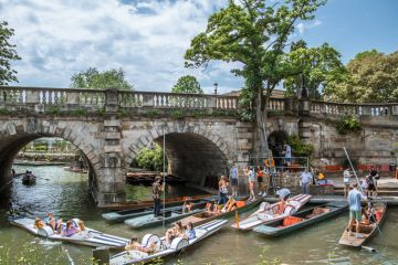 Magdalen bridge, River Cherwell and Oxford punting. Magdalen bridge, River Cherwell and Oxford punting.
