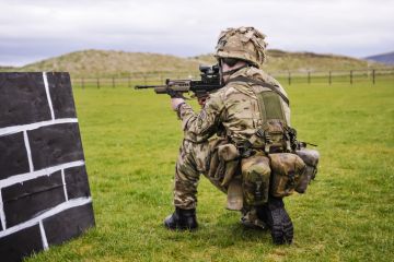 A soldier from the 2 Royal Irish Regiment