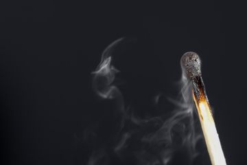 match flame extinguish burnt out put out 