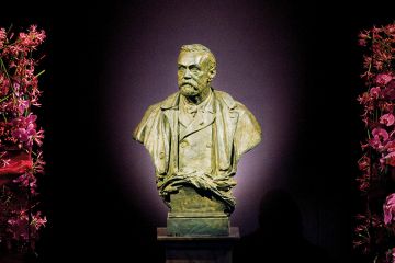 Nobel statue