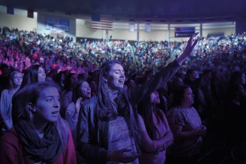 religious-crowd