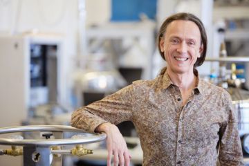 UNSW Sydney Scientia Professor Andrea Morello electrical engineering quantum mechanics