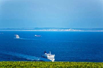 Ships in the English Channel Ships in the English Channel