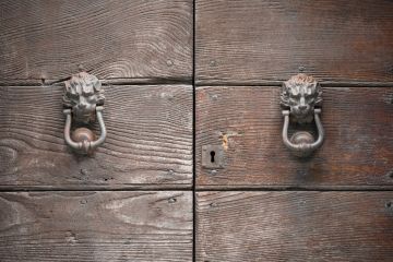 Shut door