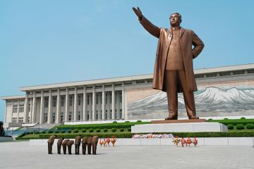 Soldiers at North Korea monument