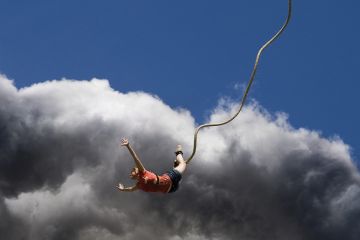 Image of person bungee jumping Image of person bungee jumping