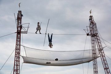Trapeze artists