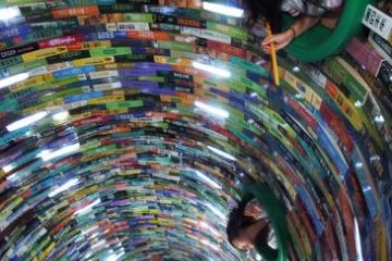Book tunnel