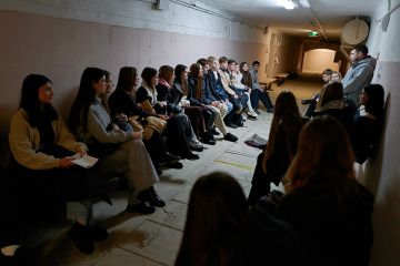 Students of Taras Shevchenko National University of Kyiv attend class in an underground shelter during an air raid alert on 3 March, 2025 in Kyiv, Ukraine Students of Taras Shevchenko National University of Kyiv attend class in an underground shelter during an air raid alert on 3 March, 2025 in Kyiv, Ukraine