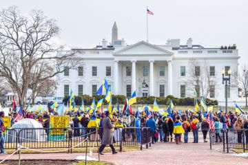 Ukrainian protest by White House