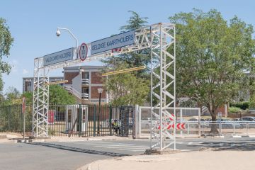 Entrance to the University of the Free State, Bloemfontein, South Africa Entrance to the University of the Free State, Bloemfontein, South Africa
