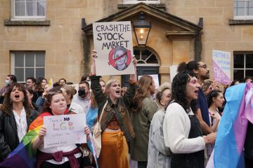 People protest about Kathleen Stock to illustrate OfS’ delayed Stock investigation ‘shows free speech difficulties’