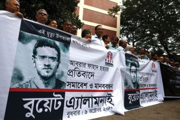  Teachers make a human chain to protest against the murder of Abrar Fahad as mentioned in the article