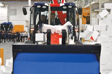 Boris Johnson drives a JCB through a fake wall as a metaphor for Willetts: Tories risk losing ‘red wall’ if they cut university places