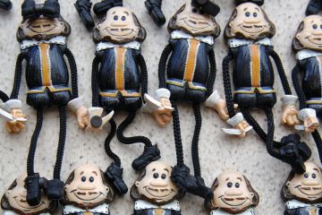 William Shakespeare badges on sale, Stratford-upon-Avon William Shakespeare badges on sale, Stratford-upon-Avon