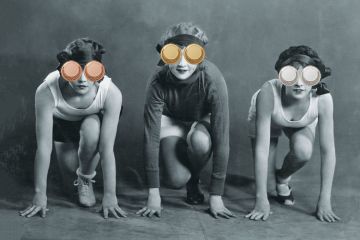 Women in starting position for race Women in starting position for race