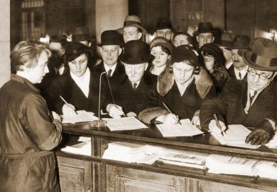 Crowd signing President Hindenburg petition