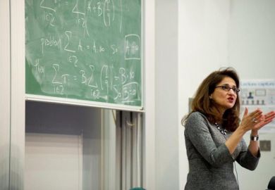 Dame_Minouche_Shafik