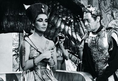 Elizabeth Taylor and Rex Harrison as Cleopatra and Caesar (1963) Elizabeth Taylor and Rex Harrison as Cleopatra and Caesar (1963)