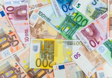 euro banknotes