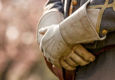 us_civil_war_reenactment_gloves