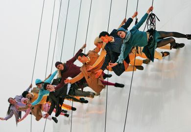 Synchronised abseiling