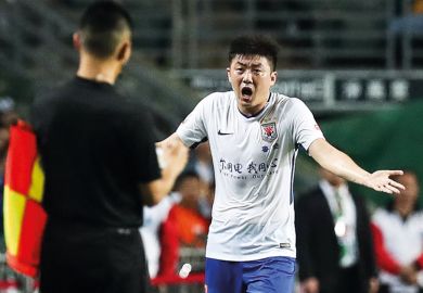 Cui Peng of Shandong Luneng Taishan FC complain to referee after got a red card to illustrate China’s pressure on graduate employment ‘fuelling cheating’