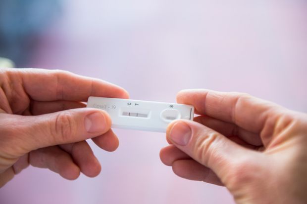 covid-19 test with a positive result