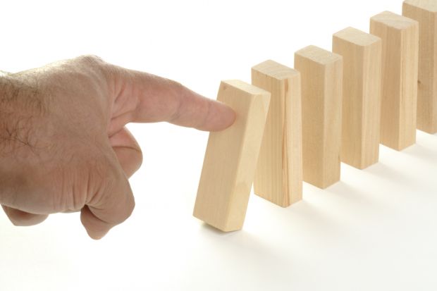 Dominoes aligned Dominoes aligned