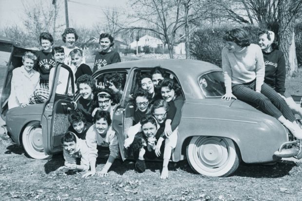 Sorority sisters pack into tiny Renault Sorority sisters pack into tiny Renault
