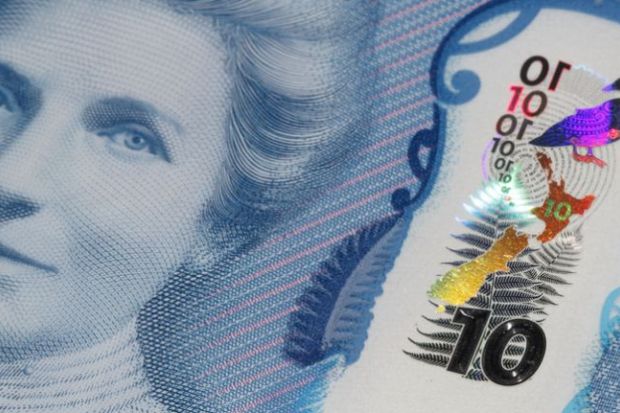 New Zealand ten dollar banknote in a panoramic format.
