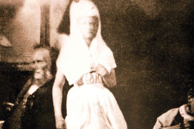 Photo of a seance in London, 1874
