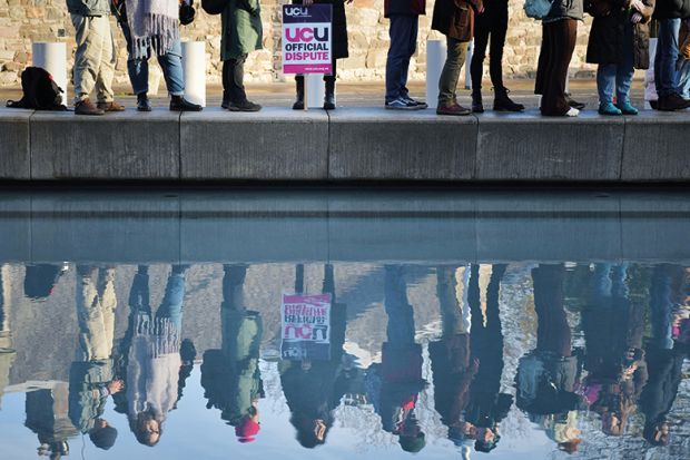 UCU strike rally outside the Scottish Parliament, November 2022